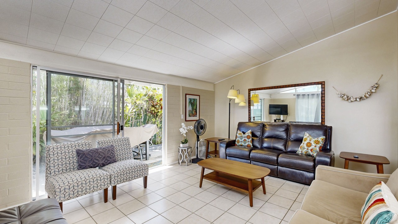 Photo of Livingroom in Portlock