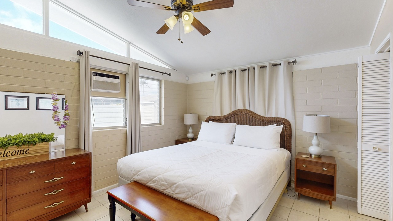 Photo of Bedroom in Portlock