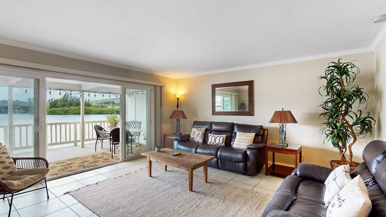 Photo of Livingroom in Portlock