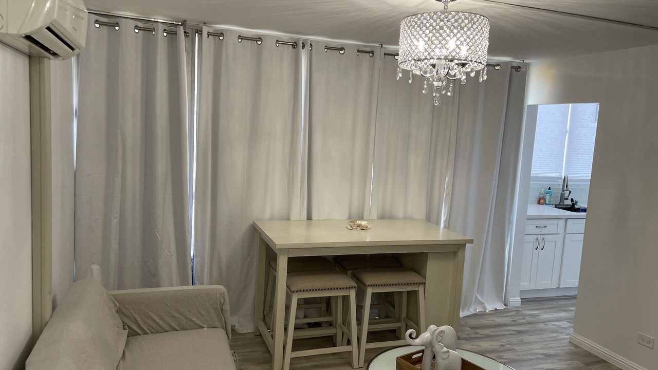 Photo of Livingroom in Diamond Head - Kapahulu - St. Louis