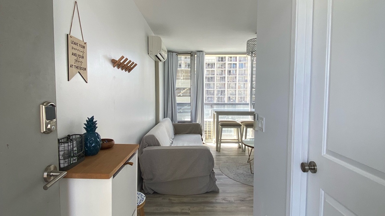Photo of Livingroom in Diamond Head - Kapahulu - St. Louis