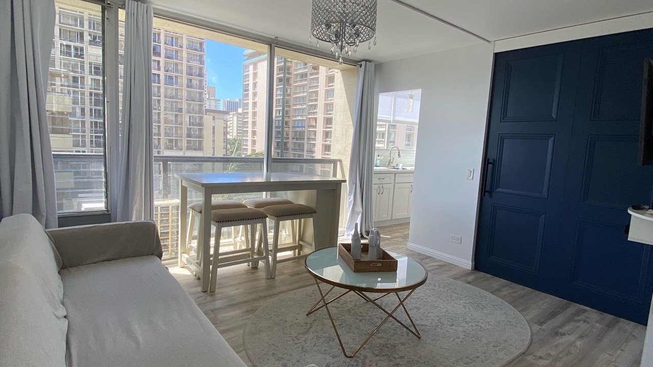 Photo of Livingroom in Diamond Head - Kapahulu - St. Louis