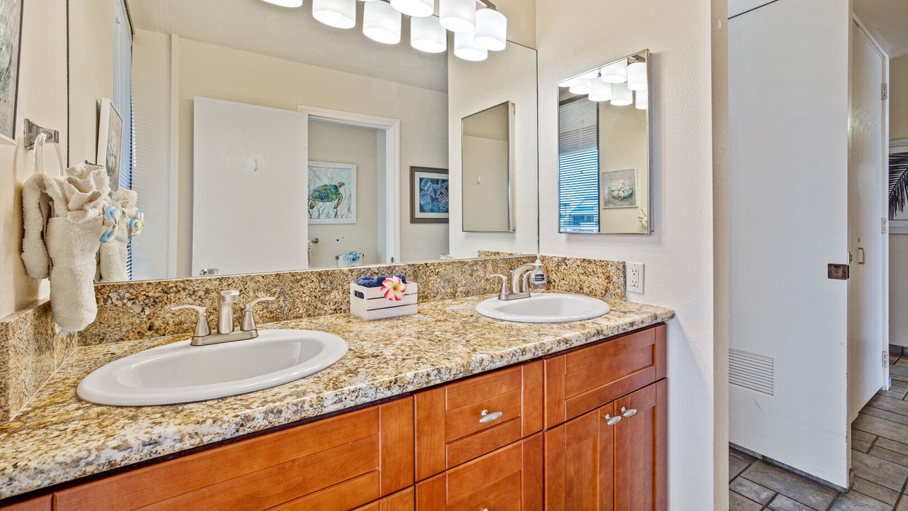 Photo of Bathroom in Kahana