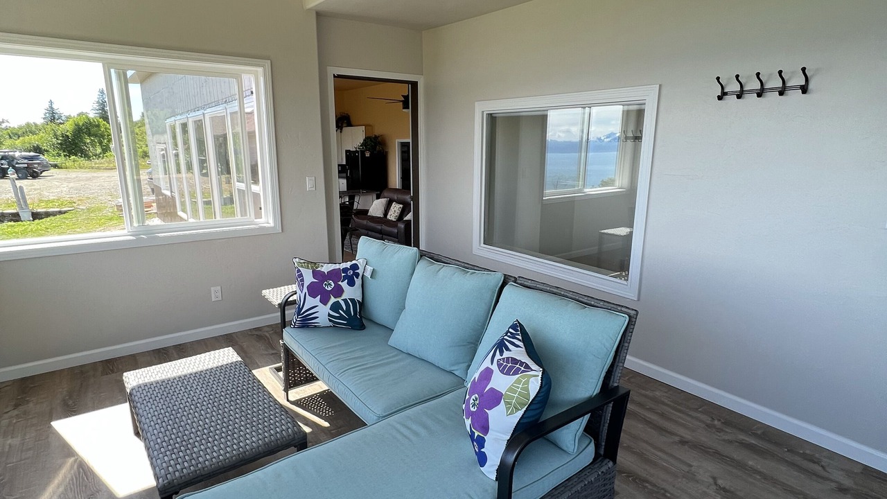 Photo of Livingroom in Homer