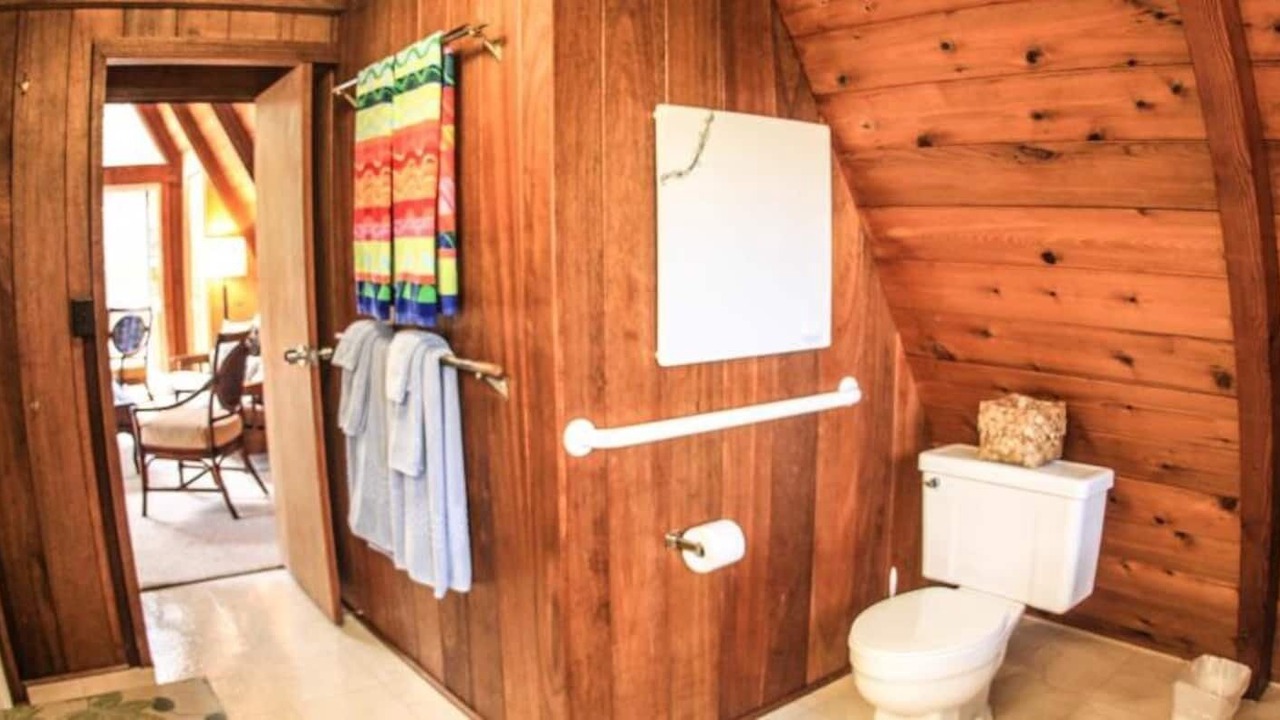Photo of Bathroom in Volcano