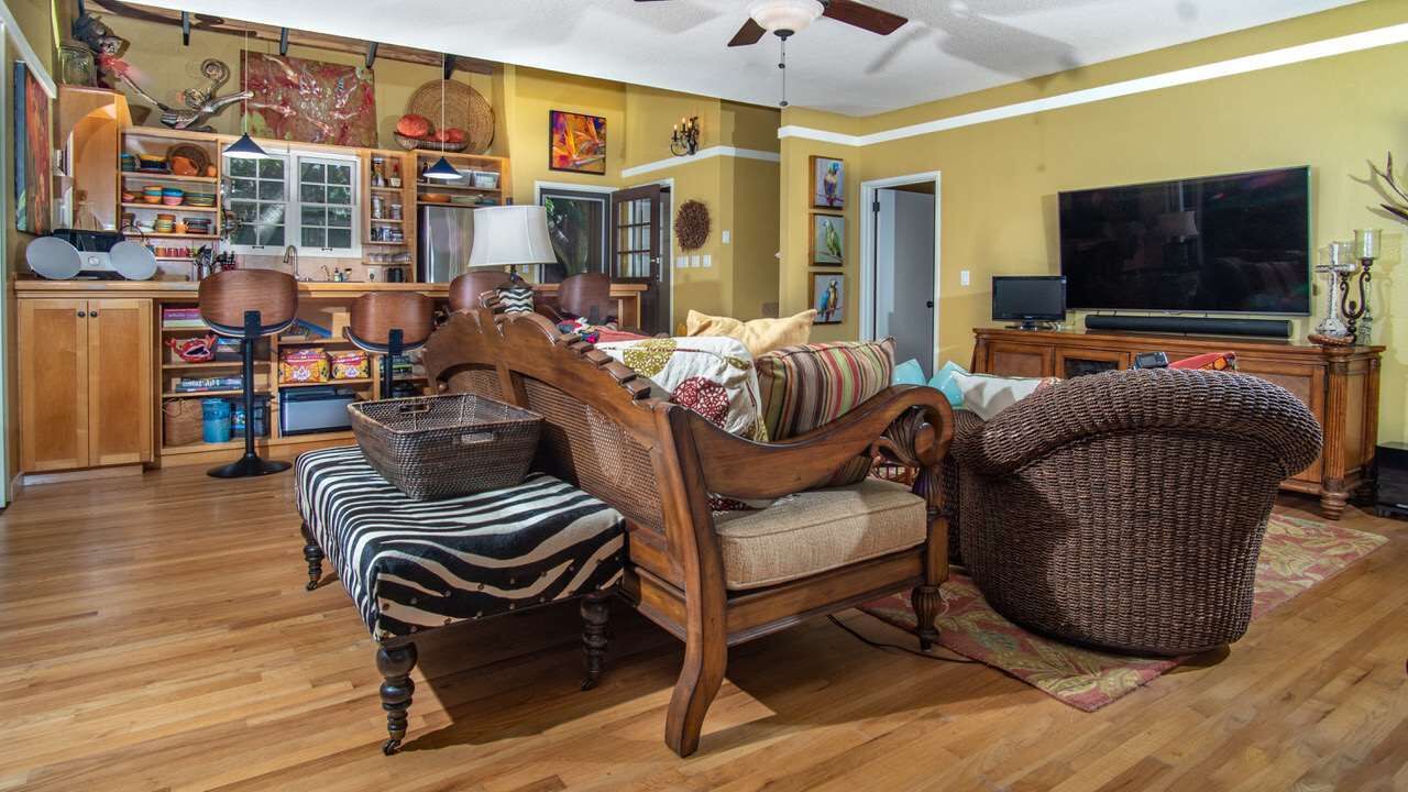 Photo of Livingroom in Maunaloa