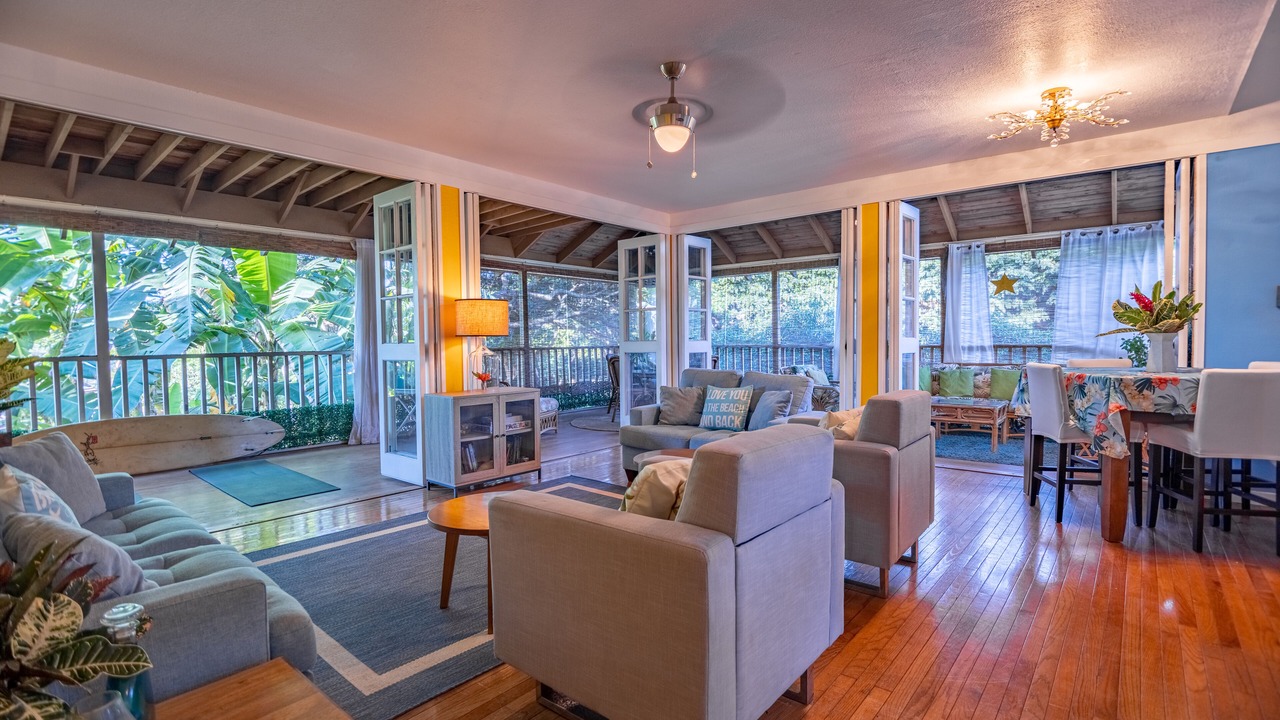 Photo of Livingroom in Maunaloa