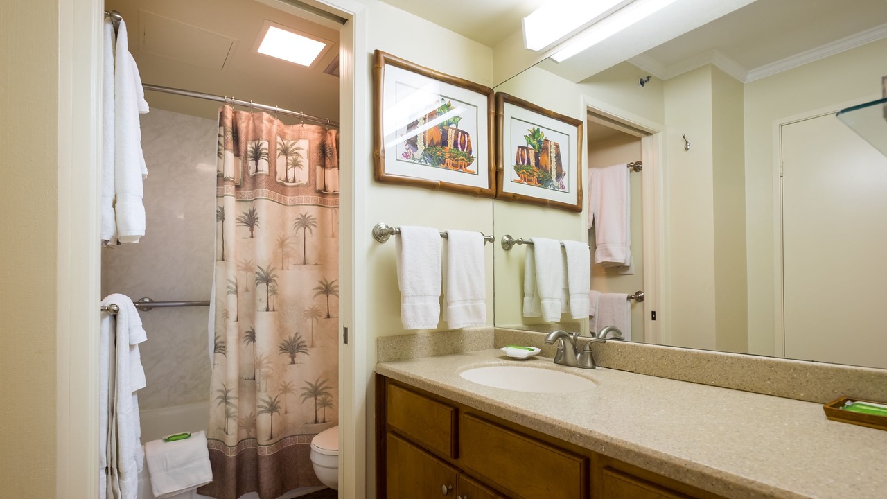 Photo of Bathroom in Diamond Head - Kapahulu - St. Louis