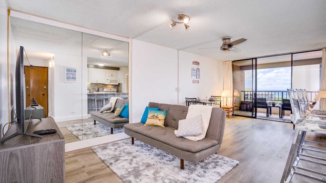 Photo of Livingroom in Waikiki