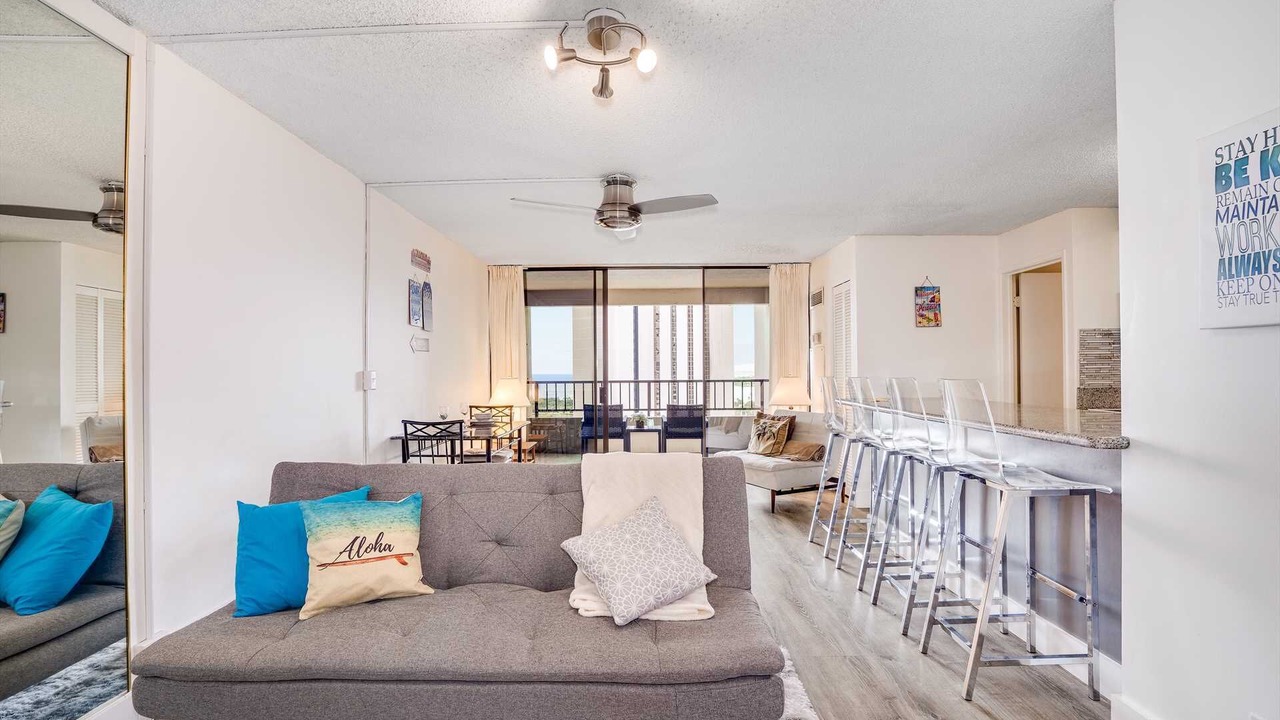 Photo of Livingroom in Waikiki