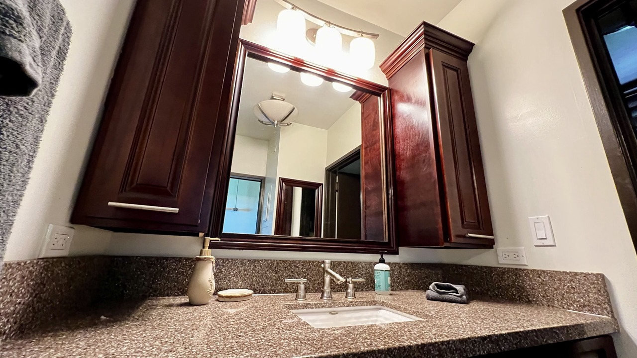 Photo of Bathroom in Maunaloa