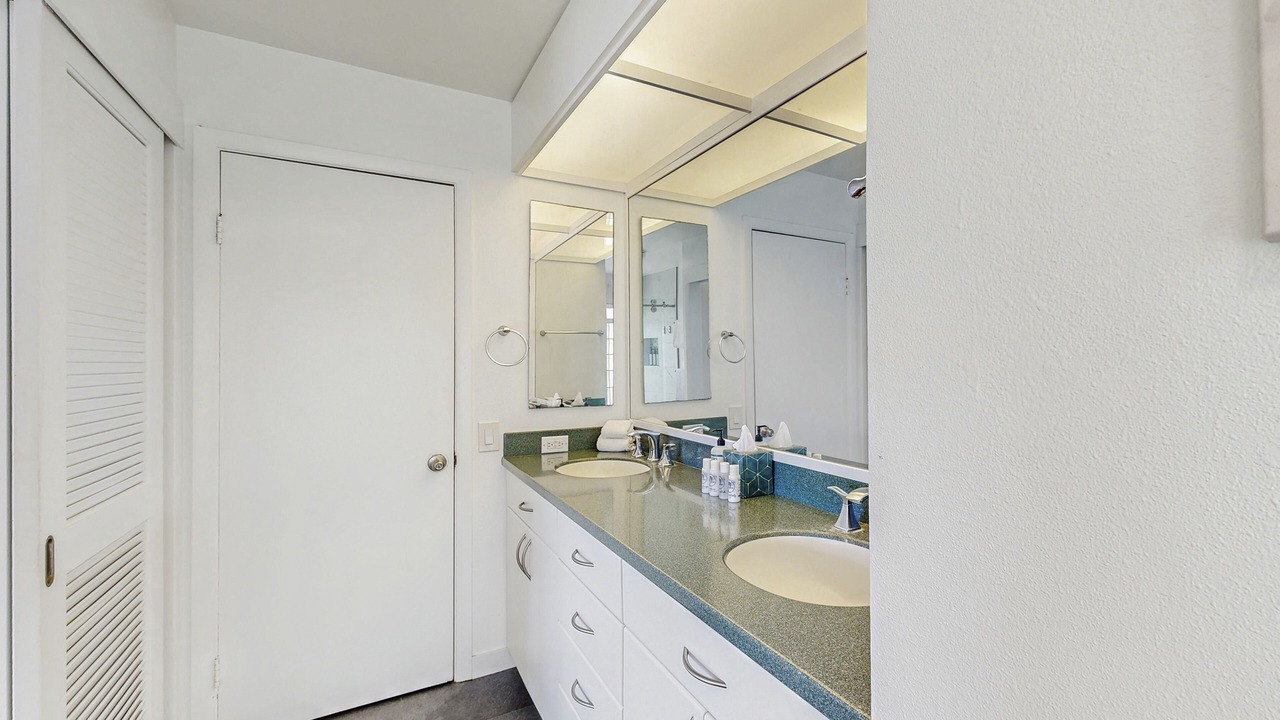 Photo of Bathroom in Hawaii Kai