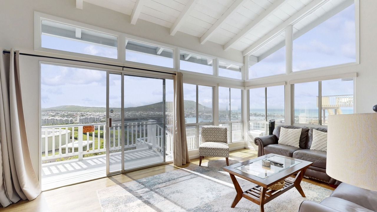 Photo of Livingroom in Hawaii Kai