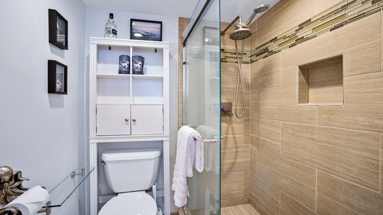 Photo of Bathroom in Kahana