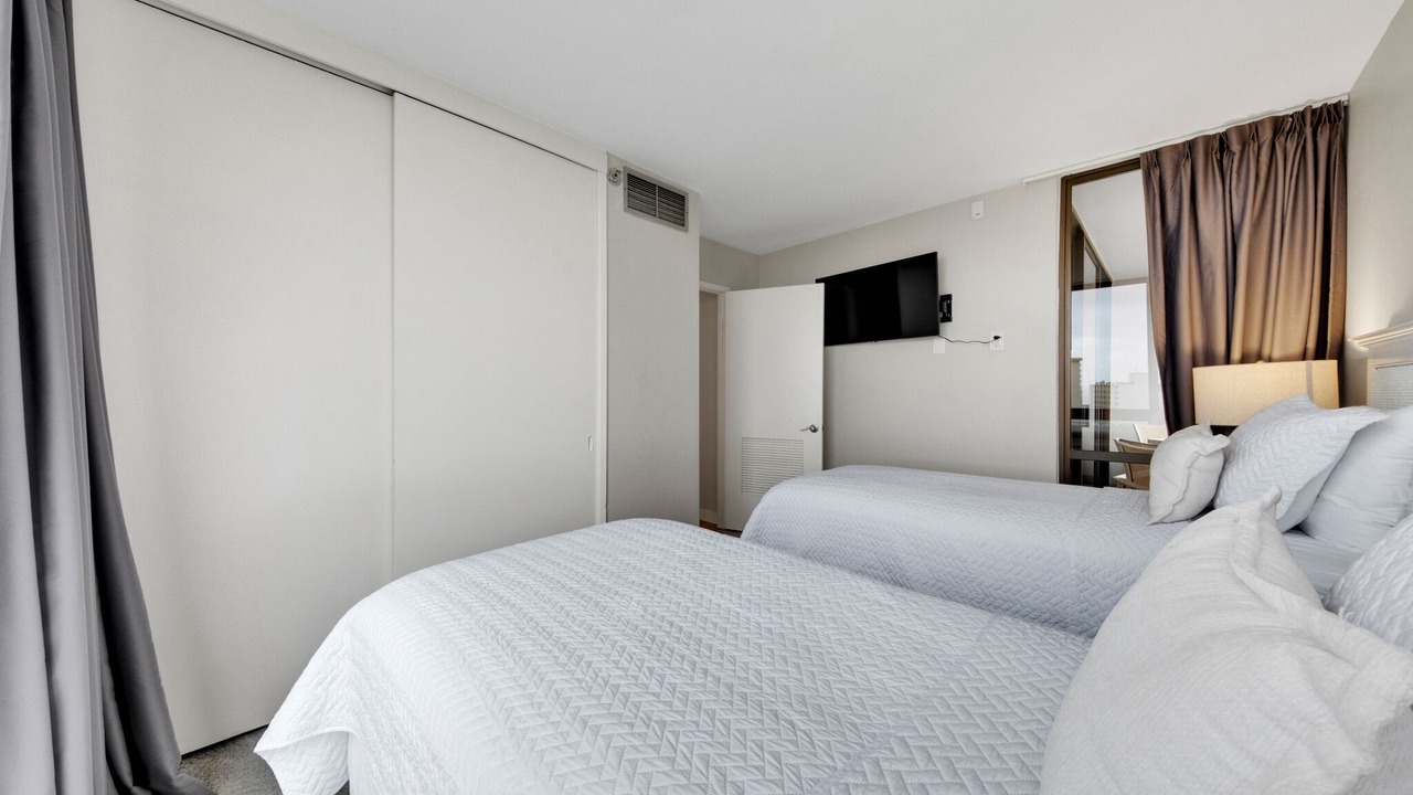 Photo of Bedroom in Waikiki