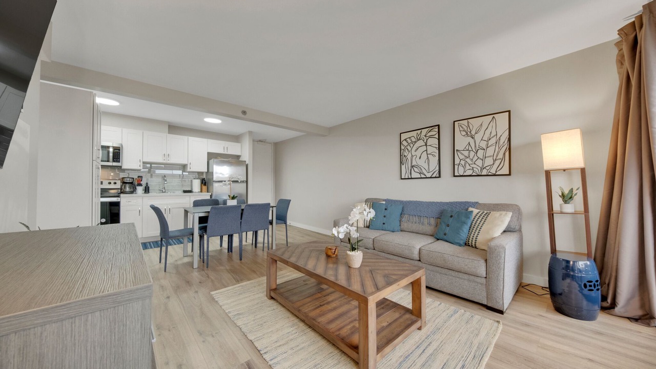 Photo of Livingroom in Waikiki