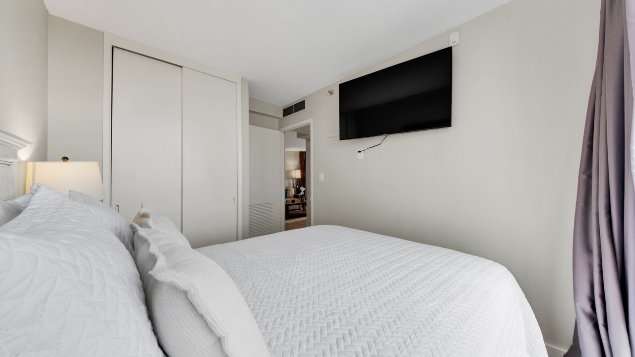 Photo of Bedroom in Waikiki