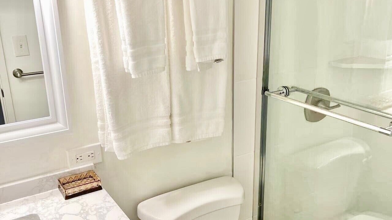 Photo of Bathroom in Diamond Head - Kapahulu - St. Louis