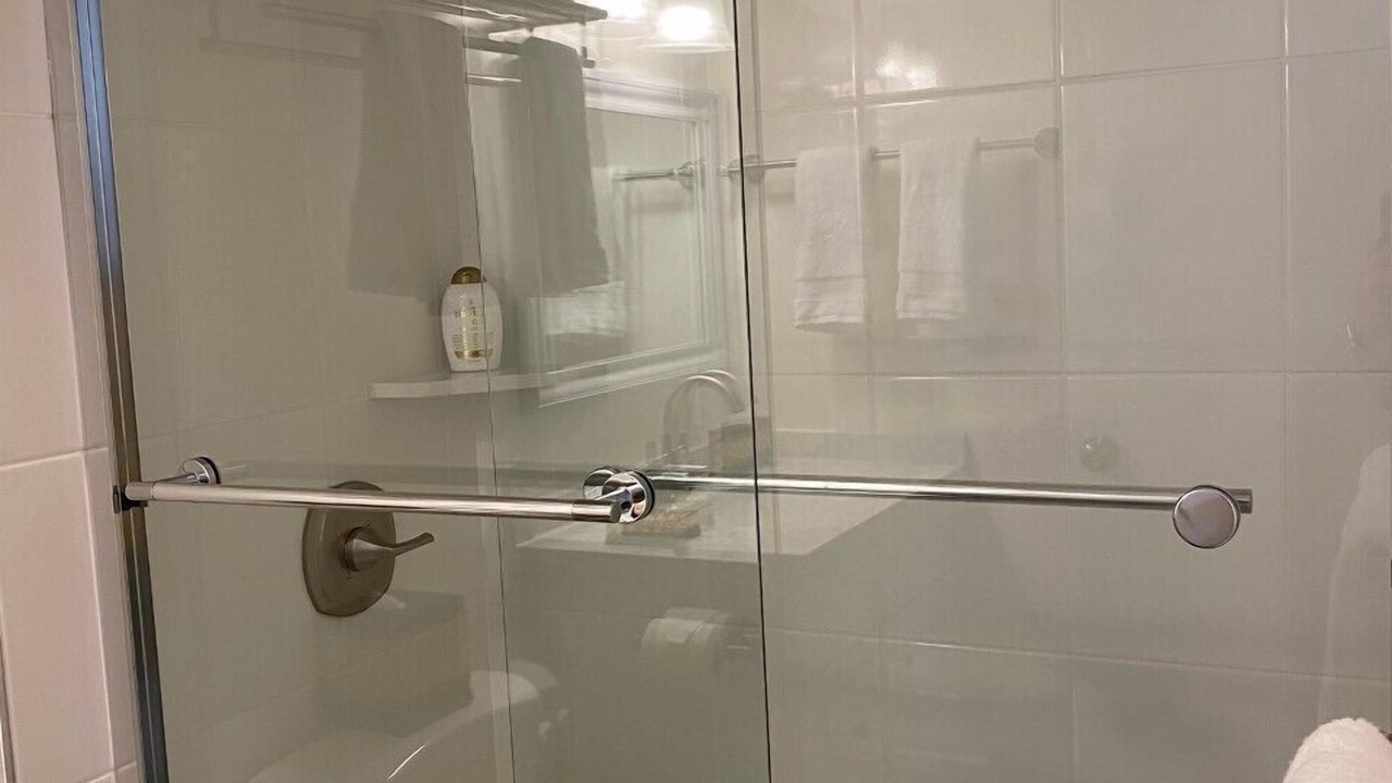 Photo of Bathroom in Diamond Head - Kapahulu - St. Louis