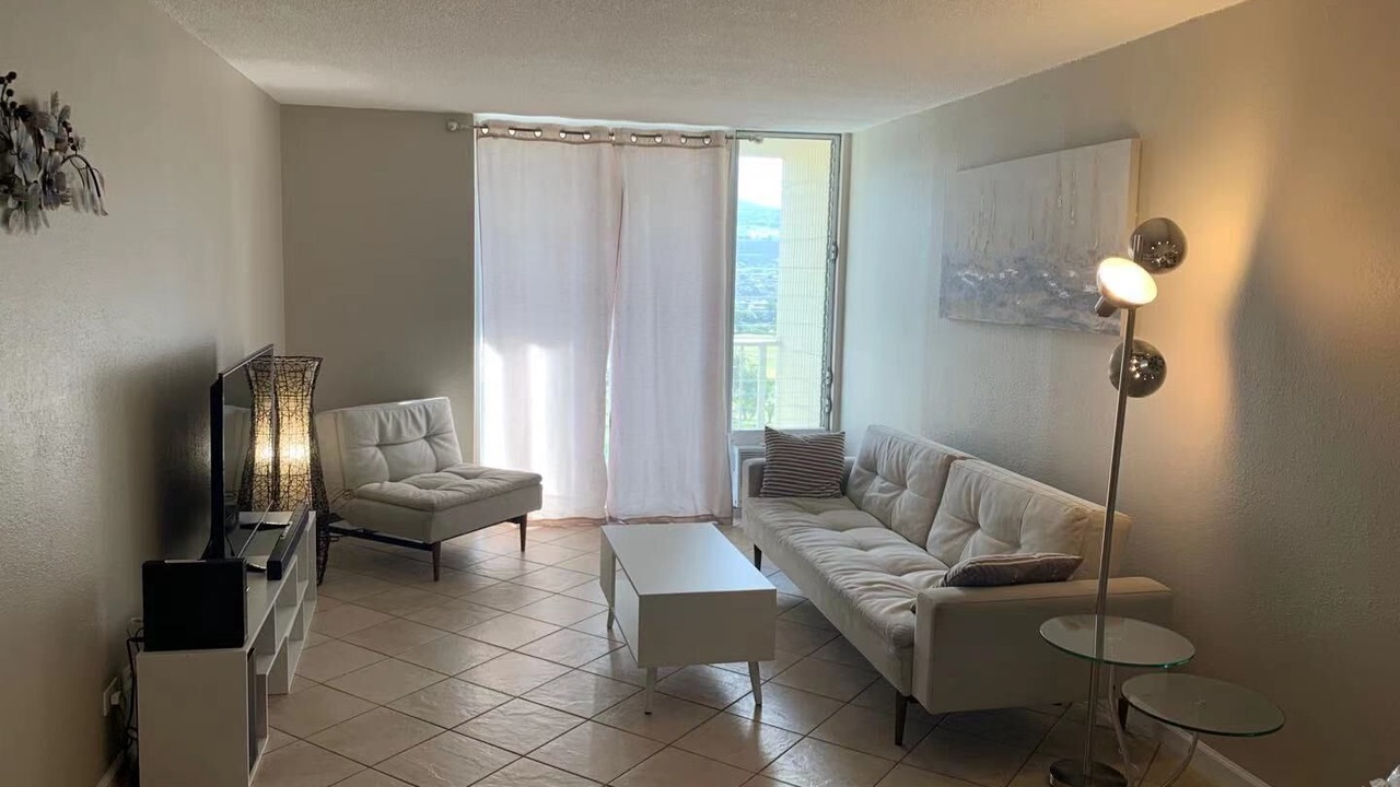 Photo of Livingroom in Diamond Head - Kapahulu - St. Louis