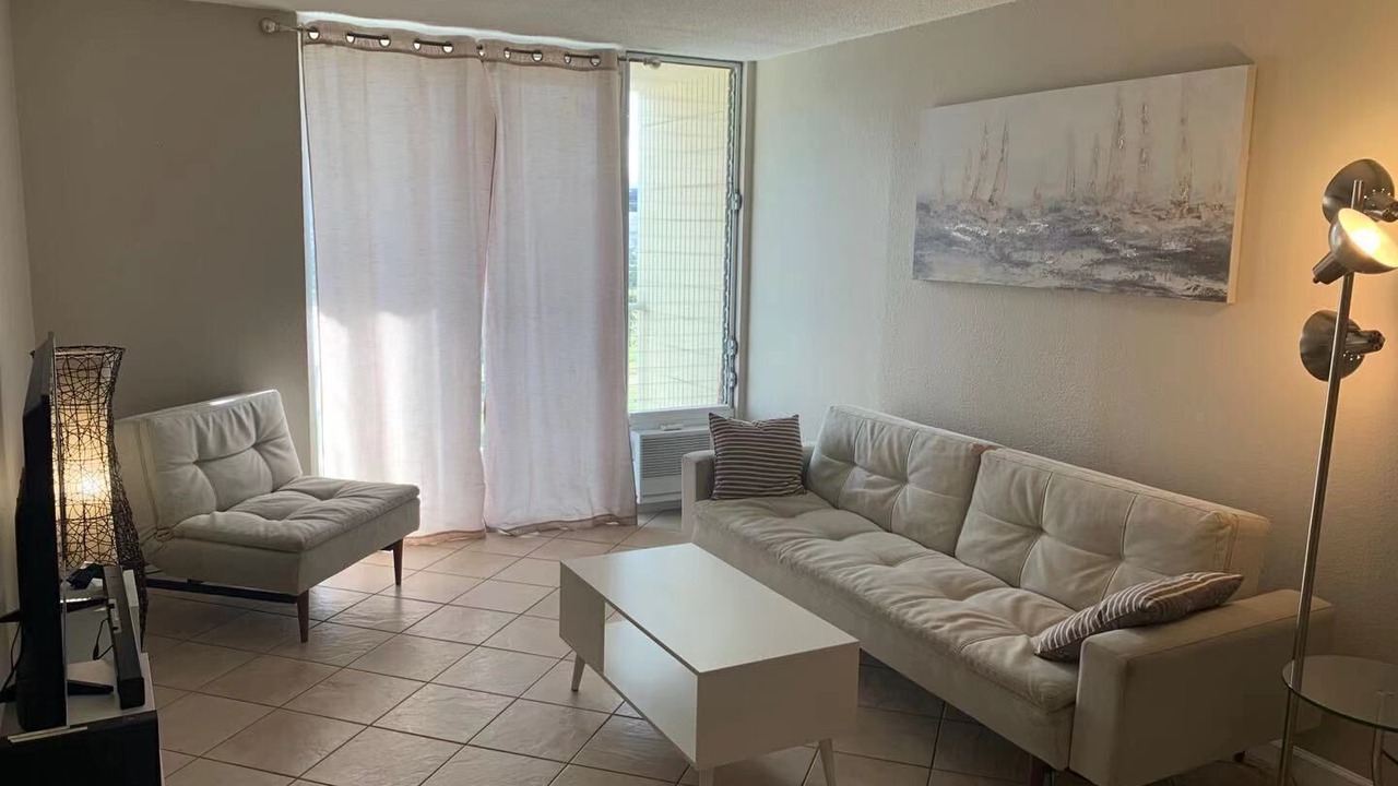 Photo of Livingroom in Diamond Head - Kapahulu - St. Louis