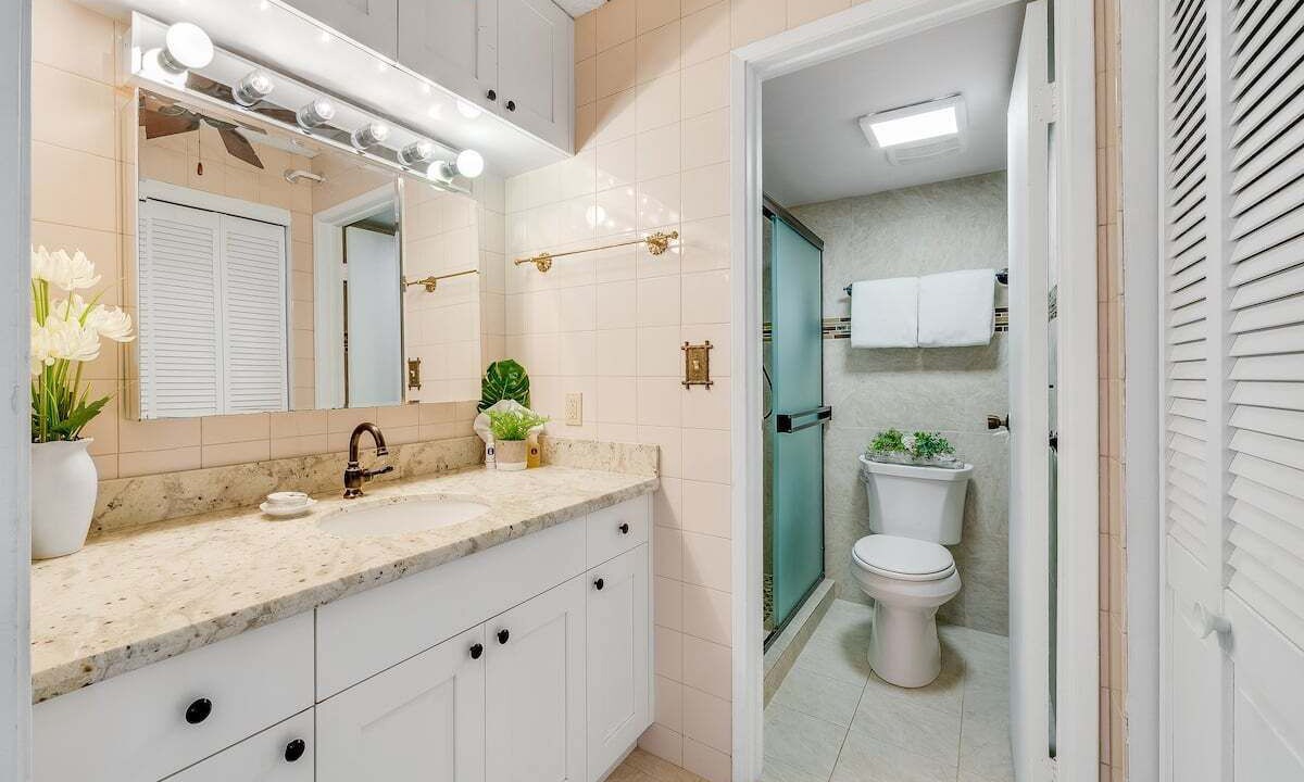 Photo of Bathroom in Kahana