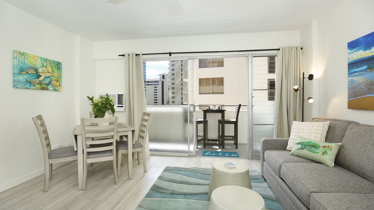 Photo of Livingroom in Waikiki