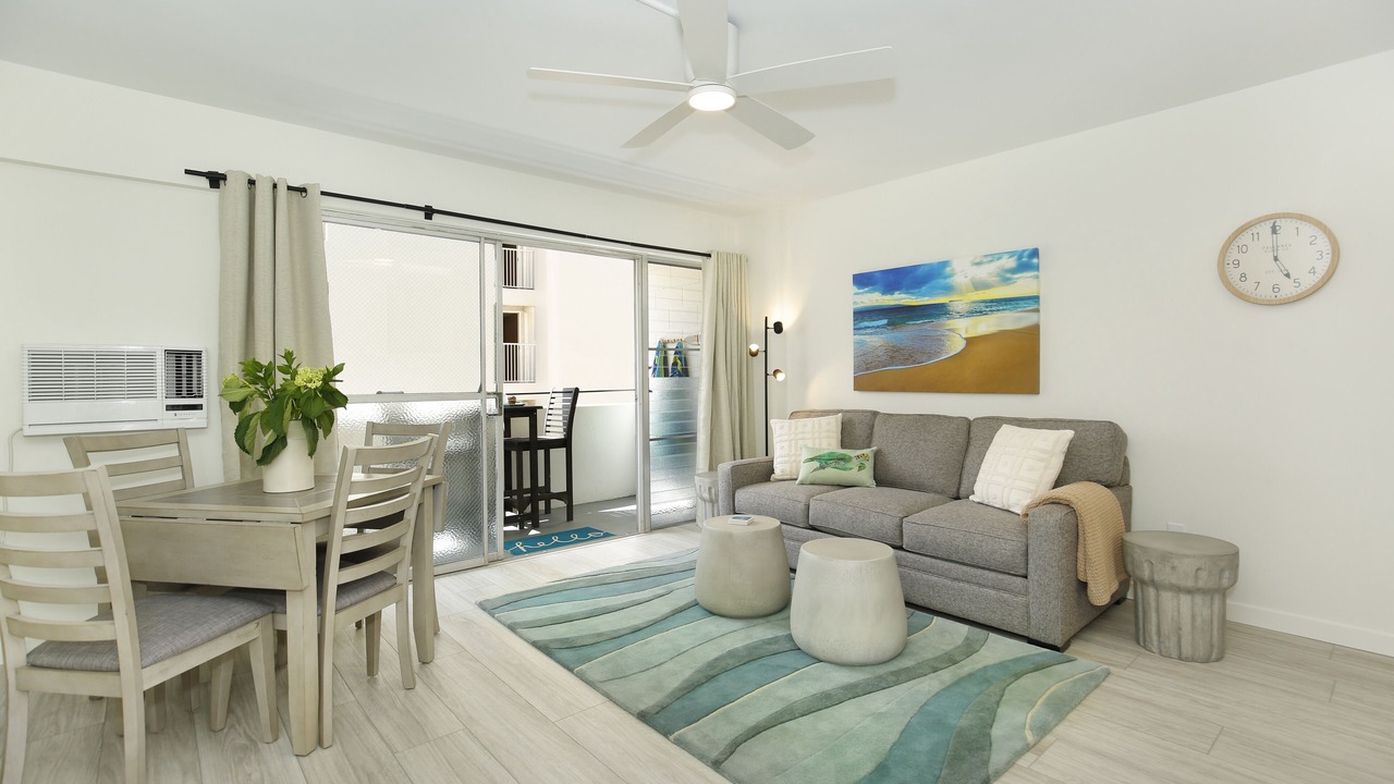 Photo of Livingroom in Waikiki
