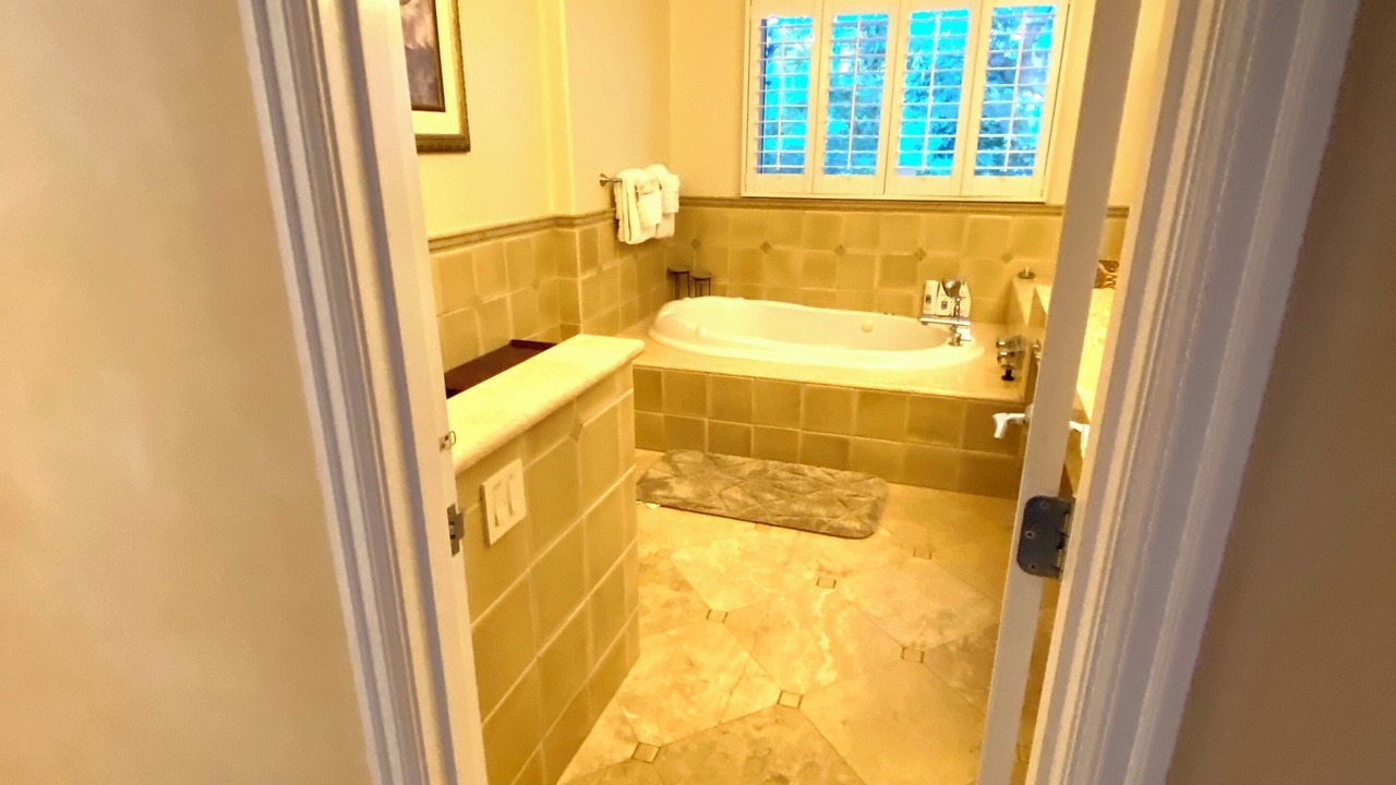 Photo of Bathroom in Napili
