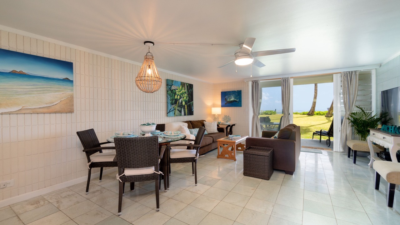 Photo of Livingroom in Punaluu