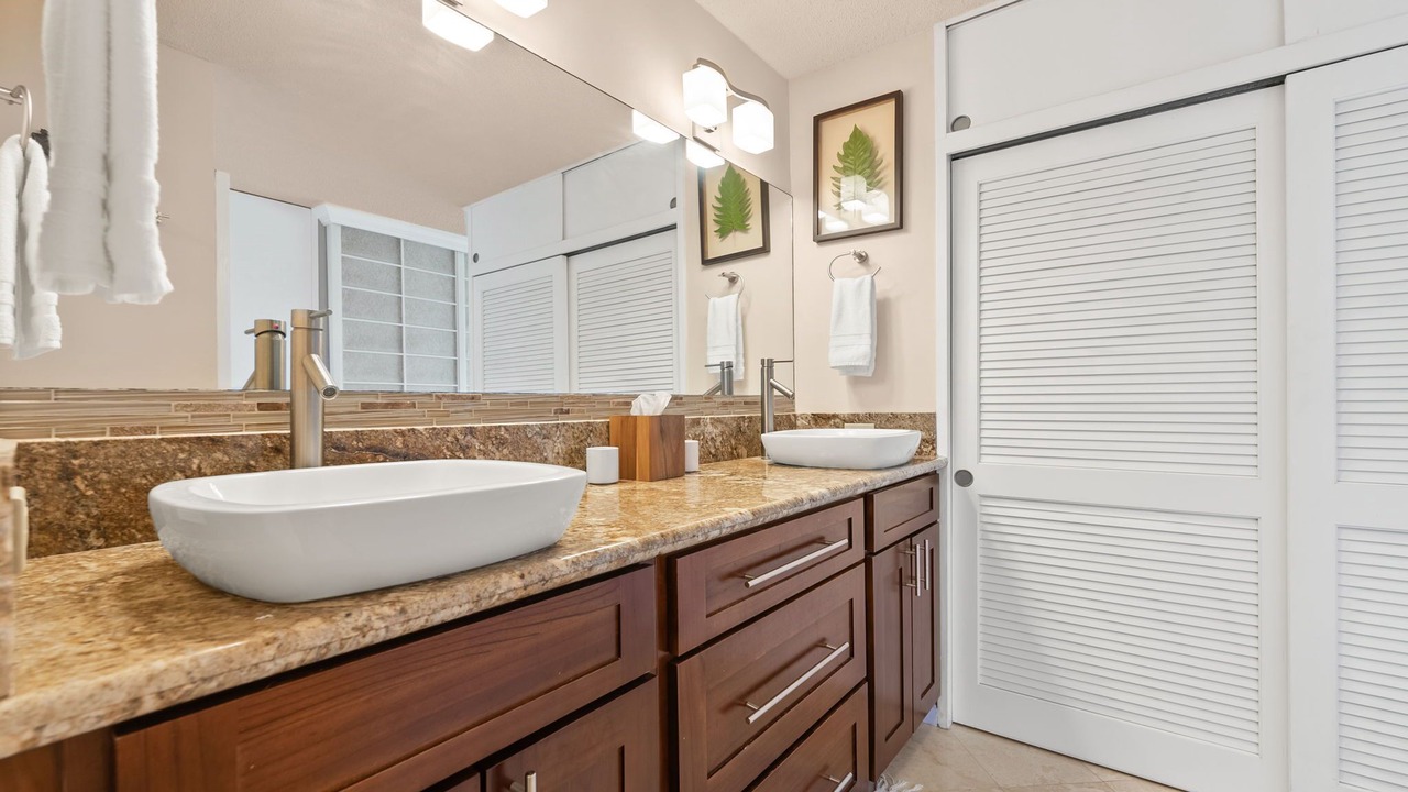 Photo of Bathroom in Diamond Head - Kapahulu - St. Louis