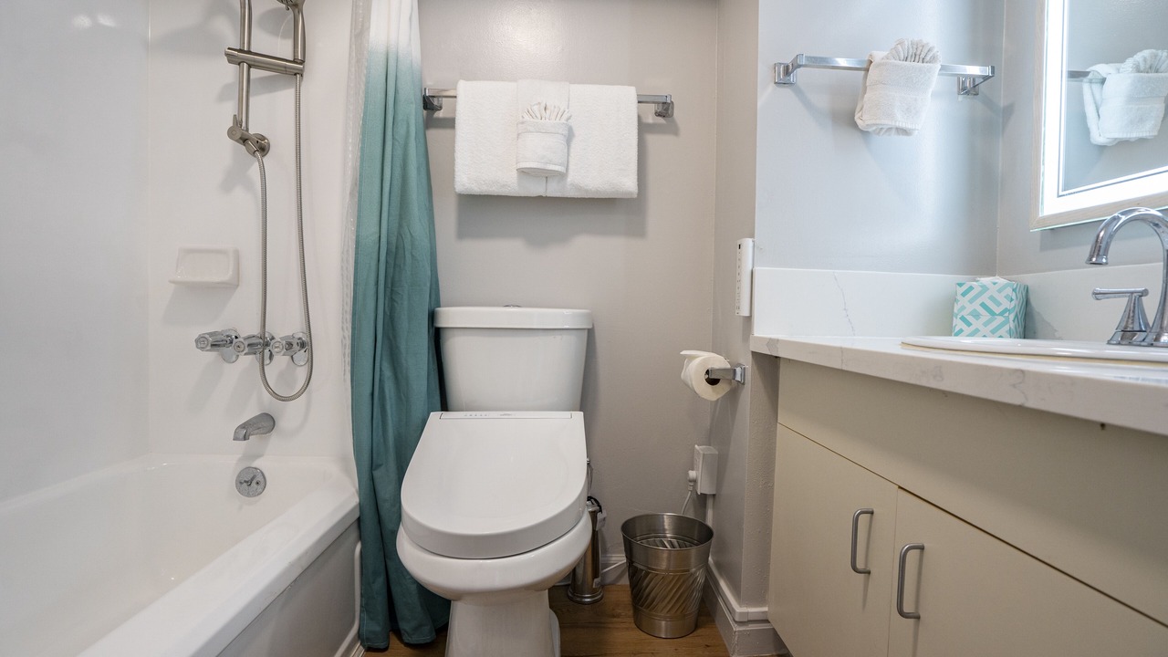 Photo of Bathroom in Waikiki
