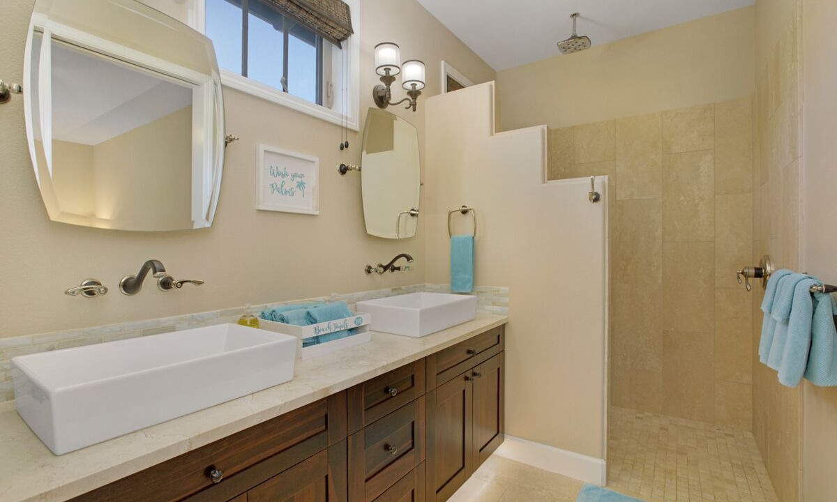 Photo of Bathroom in Keauhou