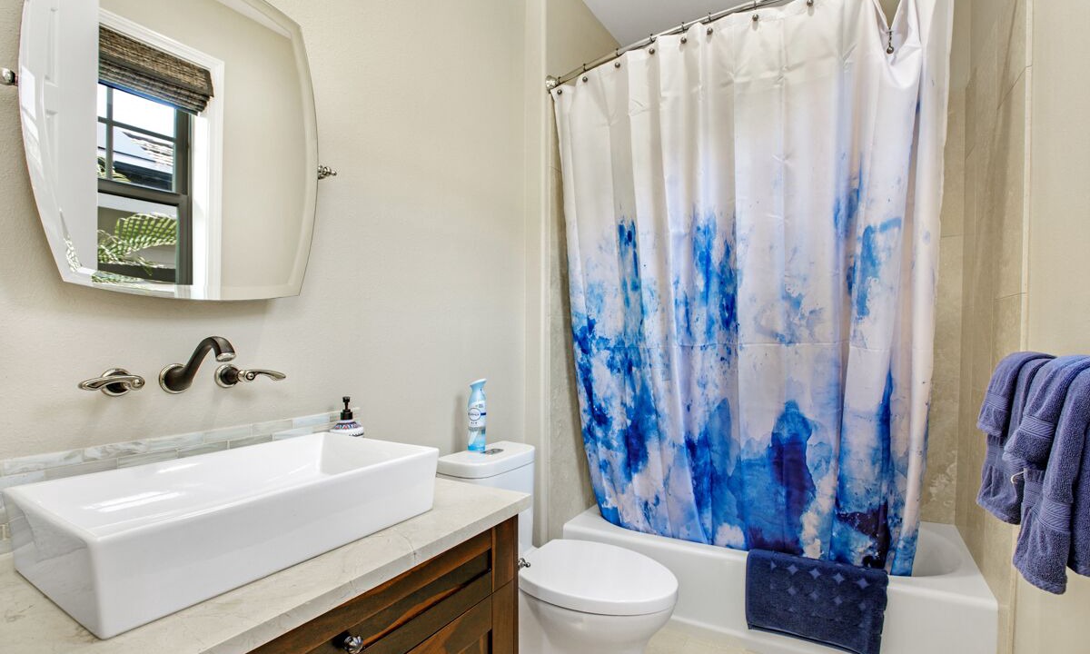Photo of Bathroom in Keauhou