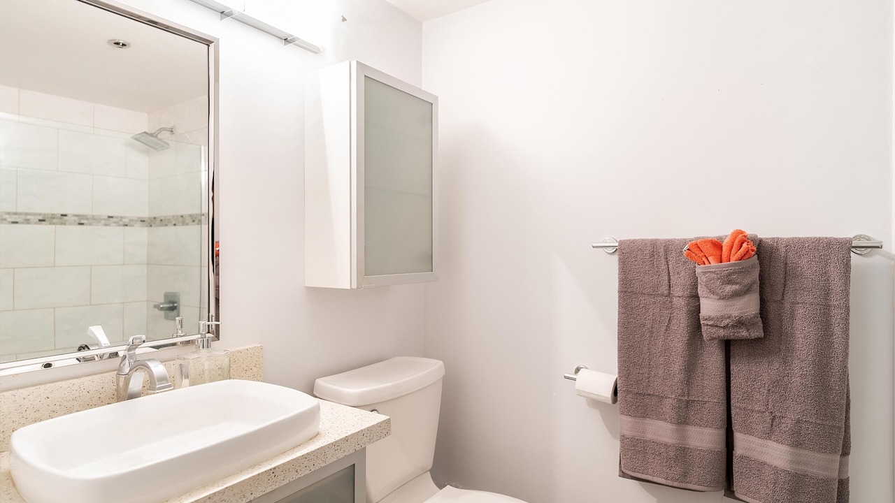 Photo of Bathroom in Downtown Honolulu