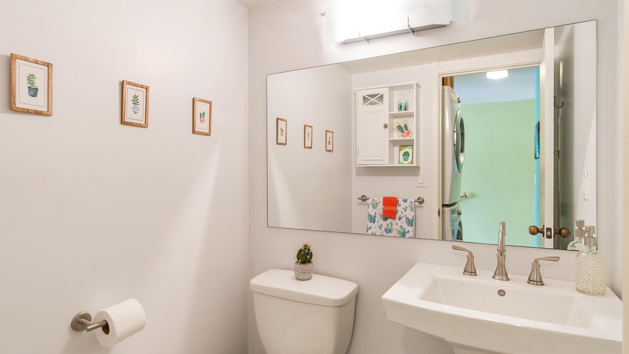 Photo of Bathroom in Downtown Honolulu