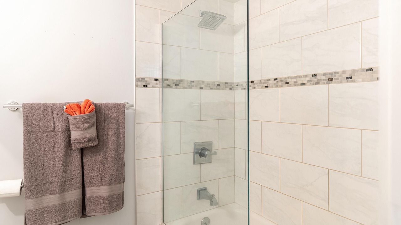 Photo of Bathroom in Downtown Honolulu