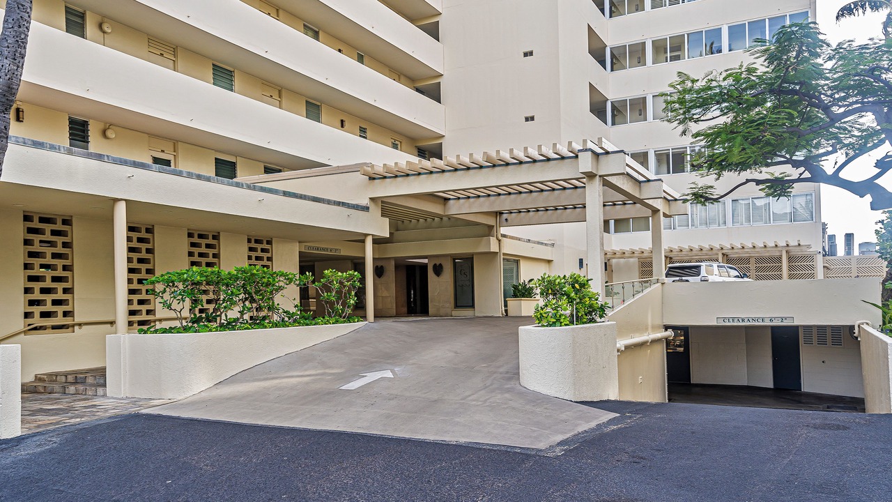Photo of Others in Downtown Honolulu