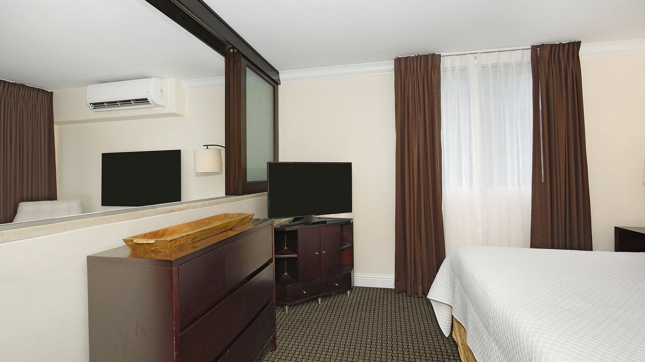 Photo of Bedroom in Waikiki