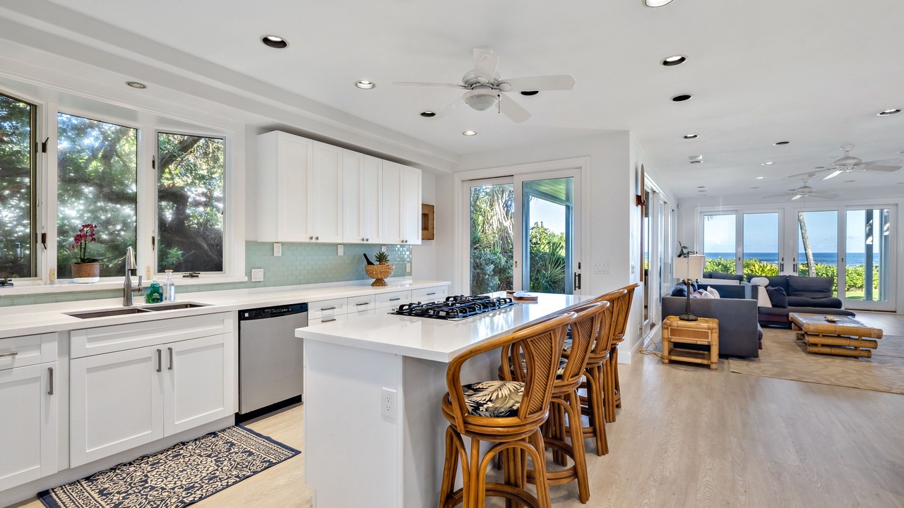 Photo of Kitchen in Mokuleia