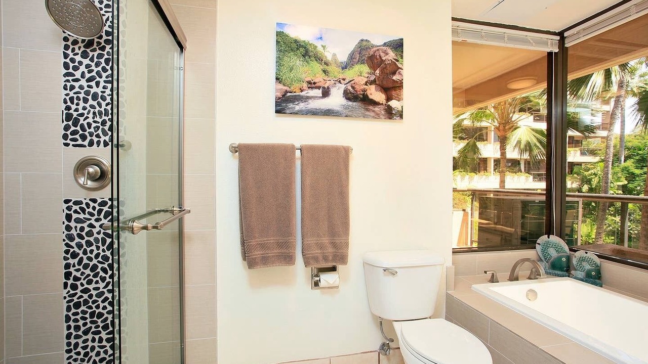 Photo of Bathroom in Kahana