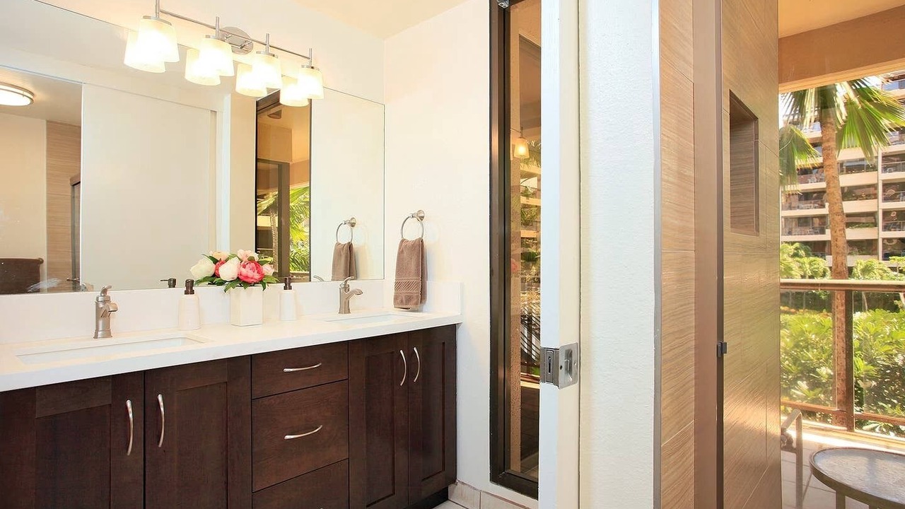 Photo of Bathroom in Kahana