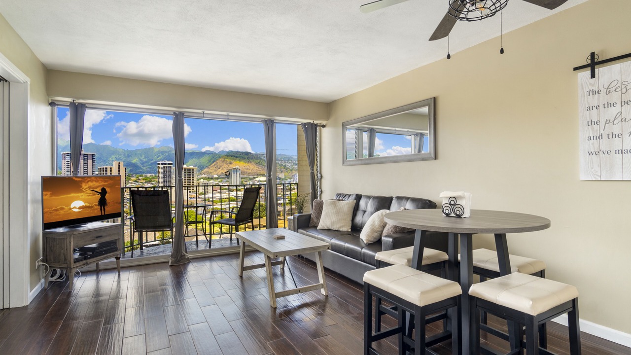 Photo of Livingroom in McCully - Moiliili