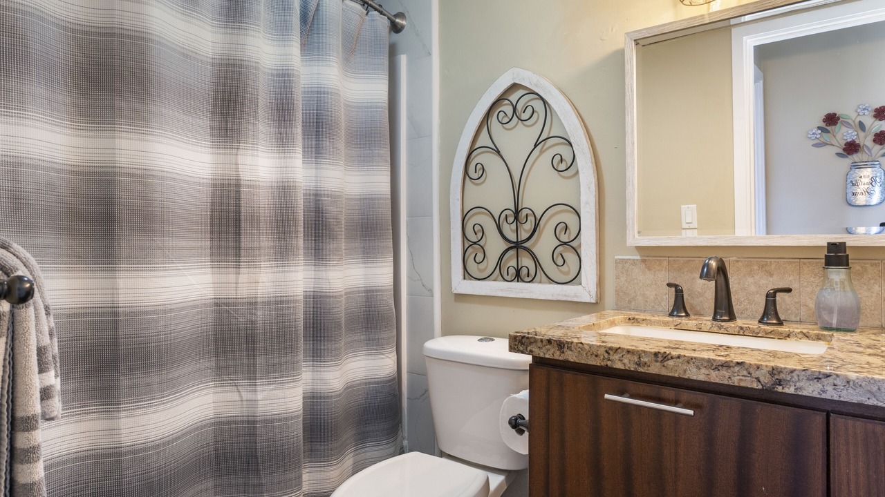Photo of Bathroom in McCully - Moiliili