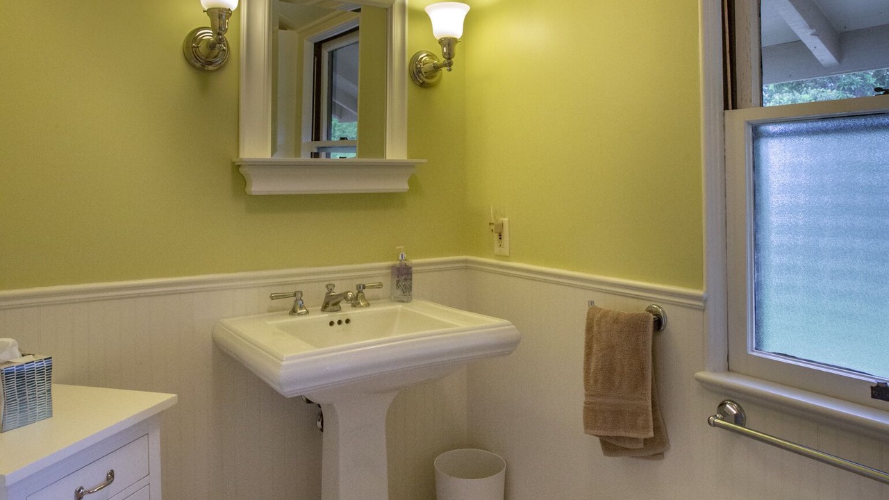 Photo of Bathroom in Makawao