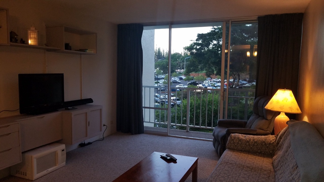 Photo of Livingroom in Waimalu