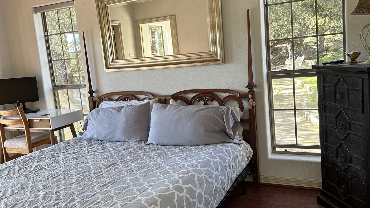 Photo of Bedroom in Canyon Lake