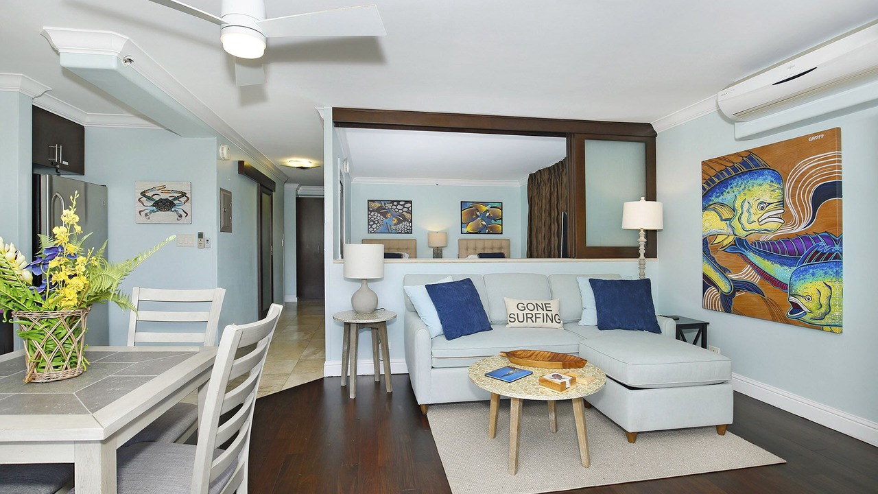 Photo of Livingroom in Waikiki