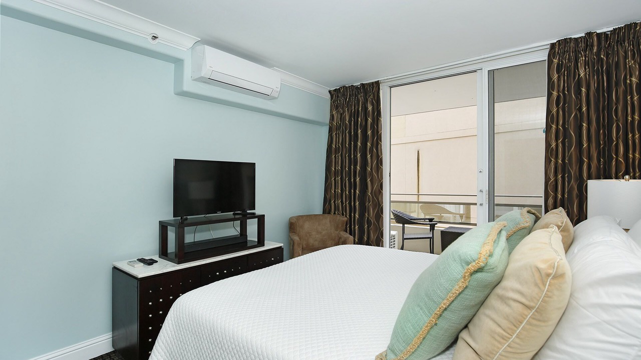 Photo of Bedroom in Waikiki