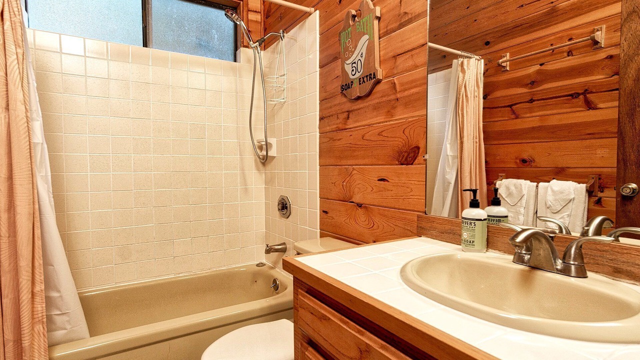 Photo of Bathroom in Volcano